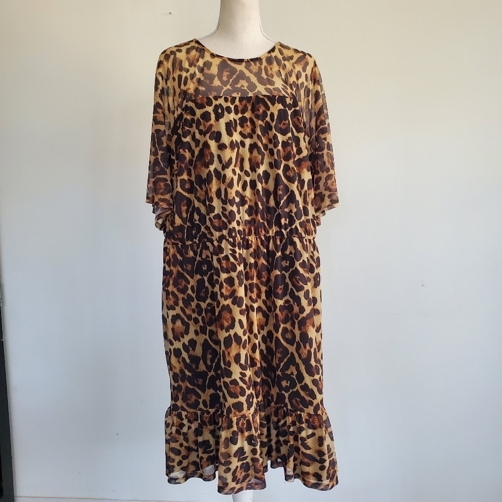 ASOS Curve Leopard Print Mesh Tea Dress - Picture 2 of 11